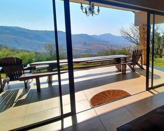 Wide Horizons Mountain Retreat - Manzini - Balcón