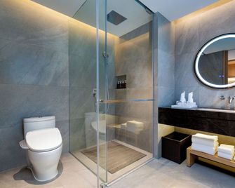 Sanya Junji Seaview Hotel - Sanya - Bathroom