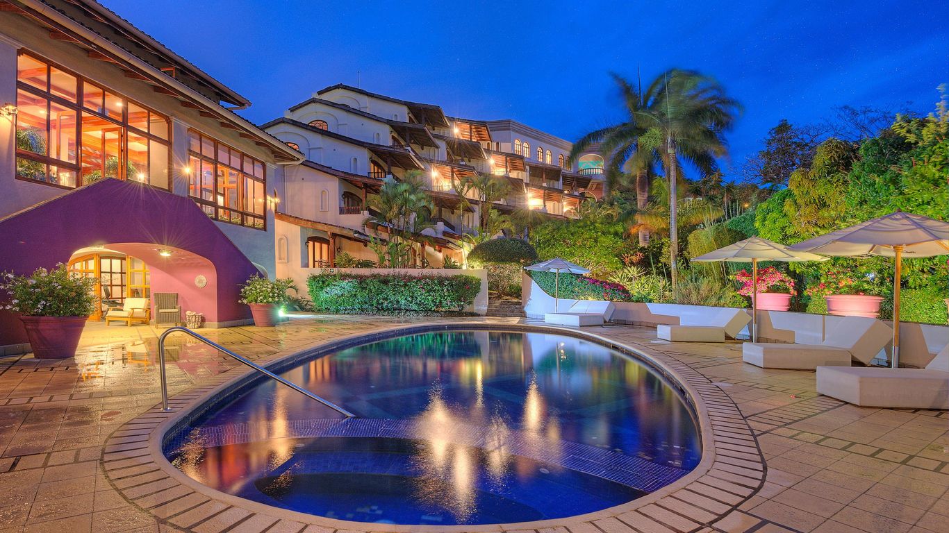 Alta Las Palomas Hotel