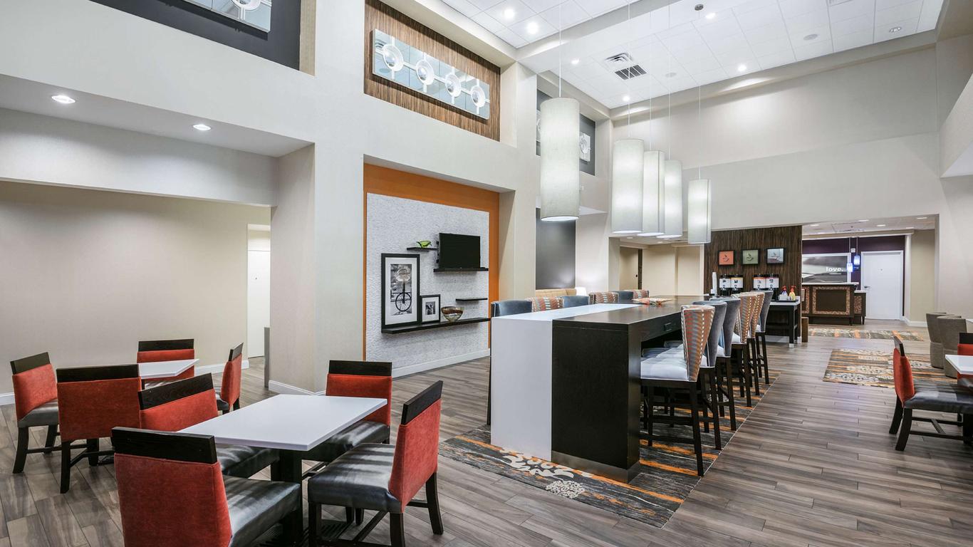 Hampton Inn & Suites San Antonio Brooks City Base