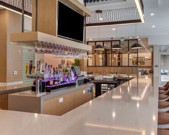 Cambria Hotel Columbia Downtown the Vista - Columbia - Bar