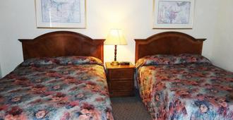 Scottish Inn & Suites Falls Way - Niagara Falls - Schlafzimmer