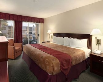 Travelodge by Wyndham Nanaimo - Nanaimo - Bedroom
