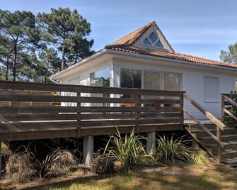 La Jenny Colibri Chalet With Ocean Views In Naturiste Village - Le Porge - Edificio