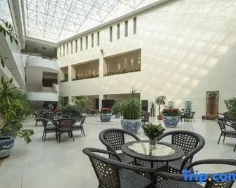 Victory Hotel - Xining - Patio