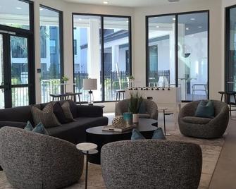 The Pointe Condos by Barsala - Tampa - Salon