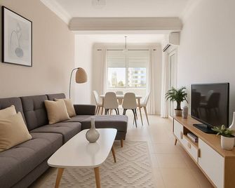 Magnifique appartement 3 pièces à Hydra - Zeralda - Salon