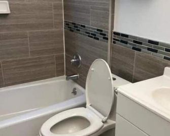 Amazing 1bd apartment with big office#4 - Los Angeles - Bathroom