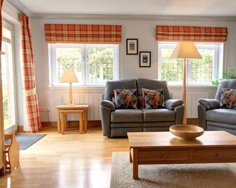 No1 The Links Apartment, Brora - Brora - Living room
