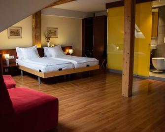 هوتل ريسترونت جولدنيه شلوسيل بيرن - بيرن - غرفة نوم