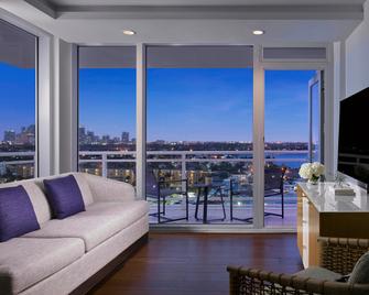 Hilton Fort Lauderdale Marina - Fort Lauderdale - Living room