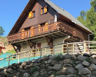 Chalet Sur Flanc De Colline A Besse Promo Last Minute in March - Besse-et-Saint-Anastaise - Bâtiment