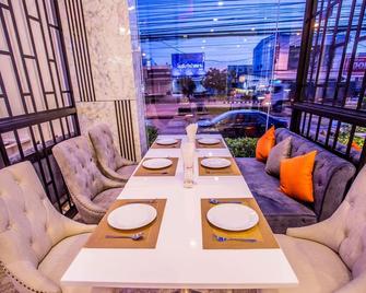 The Cheewin Hotel And Convention - Chum Phae - Restaurante