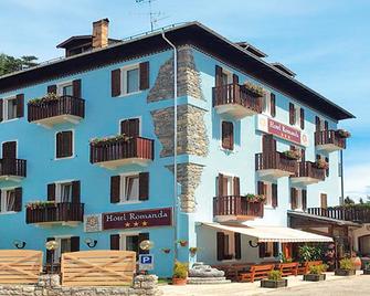 Hotel Romanda - Lavarone - Gebäude
