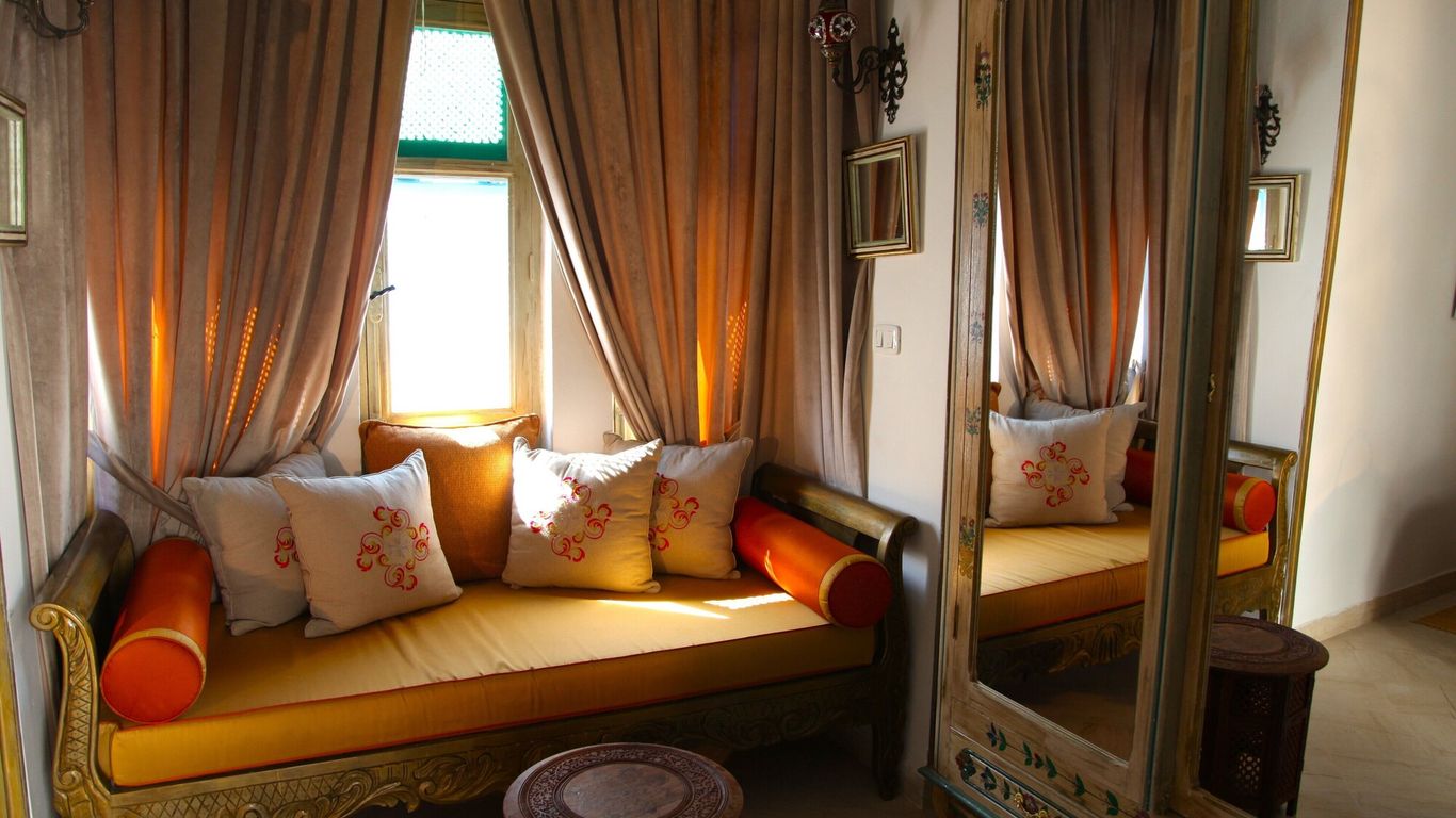 El Patio Courtyard House