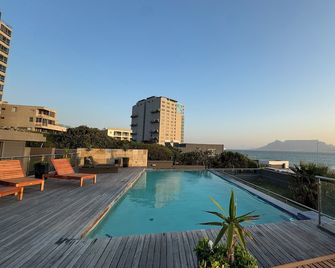 Infinity - Stunning 1 bedroom apartment with sea & mountain views - Bloubergstrand