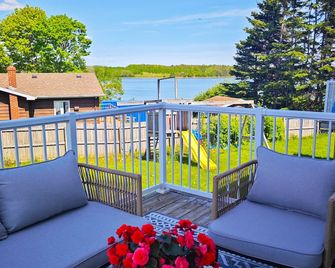 Tranquil Riverside Abode - Cornwall - Balkon