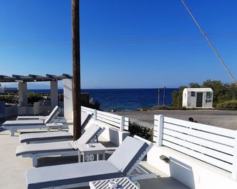 Sea paradise villas - Seaside & private jacuzzi - Oia - Varanda