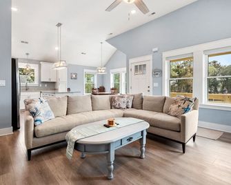 Gull Point Too - Kill Devil Hills - Living room