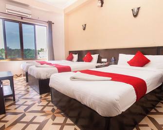 Hotel Aadarsha Inn - Siddharthanagar - Bedroom