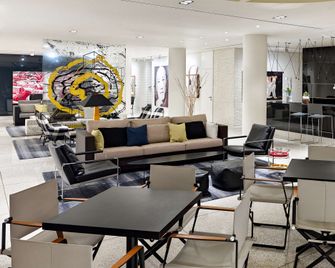 H10 Art Gallery - Barcelona - Baari