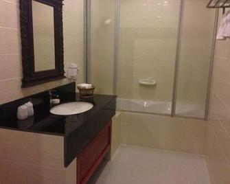 Athena Hotel - Pakse