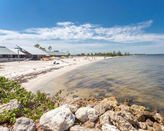 Dolphins,beach Step Away,water View,sunrise, Free Wifi,free Parking,pools #611 - Ruskin - Plage