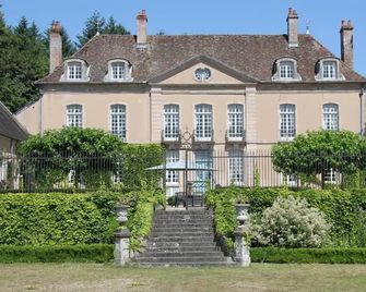 Chateau de Villette - Poil - Building