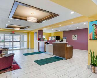 Quality Inn and Suites Carlsbad Caverns Area - Carlsbad - Rezeption