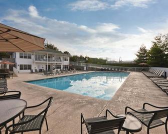 Fishing, Horseback Riding, Boating, Hiking And Much More! - Osage Beach - Piscina