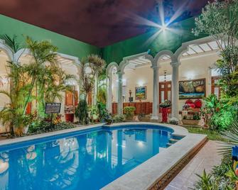 Hotel Santa María Mérida - מרידה - בריכה
