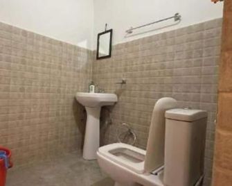 Pangong House Boutique Stay - Spangmik - Bathroom