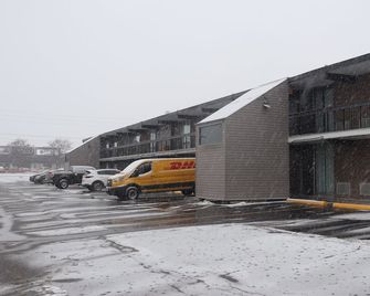 Fort York Motel - Mississauga - Building