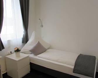 Hotel201 - Gablitz - Bedroom