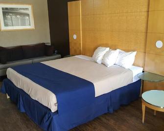 Woodberry Inn & Suites By OYO Rome - Rome - Bedroom