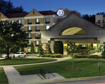DoubleTree by Hilton Asheville - Biltmore - Asheville - Building