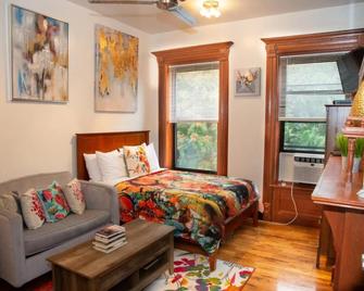 The Harlem Getaway - New York - Bedroom