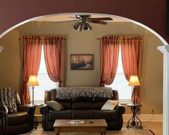 Village Flat with Antique Billiards - Bellows Falls - Living room