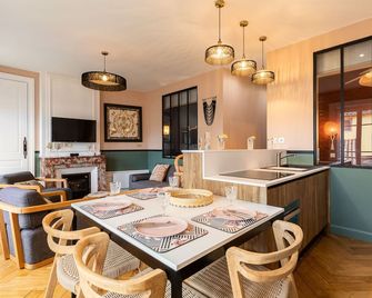 Host inn Lyon - Hypercentre Vieux Lyon - ליון - חדר אוכל