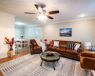 The \'Hartwell\' House - Hartwell - Living room
