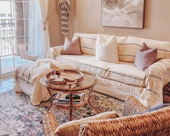 'Villa de Lamour' Luxury Resort Vibes - Oro Valley - Wohnzimmer