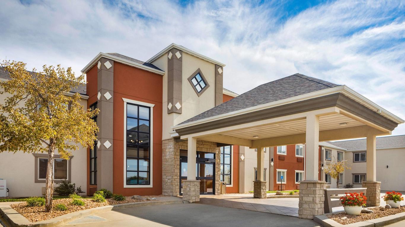 Howard Johnson by Wyndham Oacoma Hotel & Suites