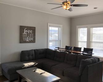 1st Class Rentals! Stay at one of the best new large apartments in the area!! - Oneonta - Living room