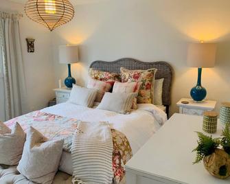 Beach Blessing - Cannon Beach - Bedroom