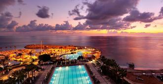 Mövenpick Hotel Beirut - Beirut - Bể bơi