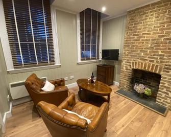 The Old Railway Station - Petworth - Living room