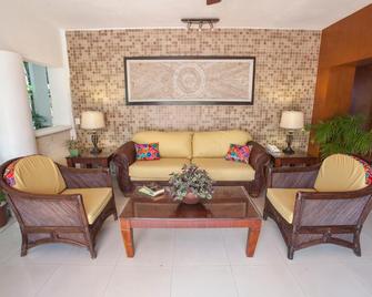 Grand Hotel Colonial Cancun - Cancún - Living room