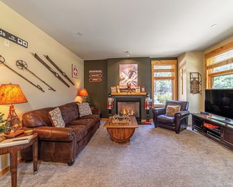 Golf Course Townhome, Views & Spa 320 - Mammoth Lakes - Living room
