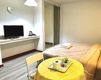 Kina's Place 1-bedroom / 1min walk to Fashion Island with Free Wifi Free parking - Bangkok - Slaapkamer