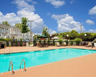 Red Roof Inn Winston-Salem - Winston-Salem - Πισίνα